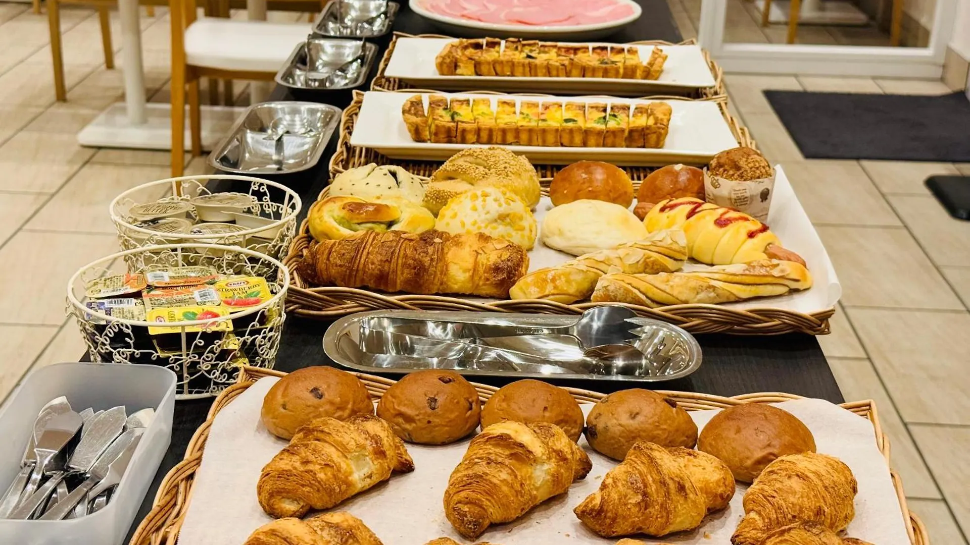 Bande Hotel Osaka